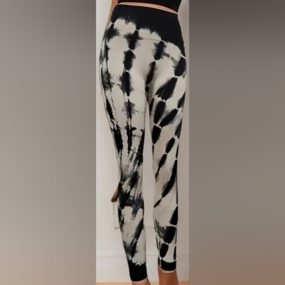 S/M Womens Seamless Tie Dye Leggings Cream Black